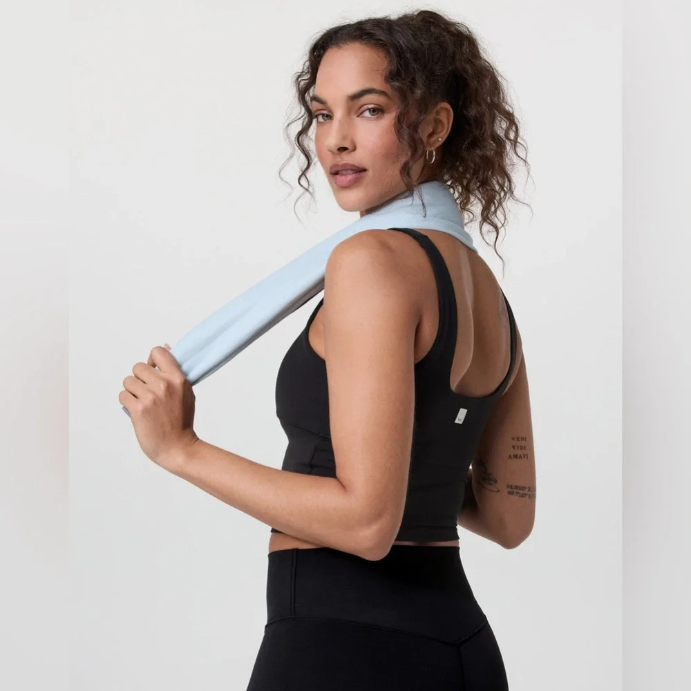 Vuori AllTheForm Support Tank in Black - Picture 2 of 6